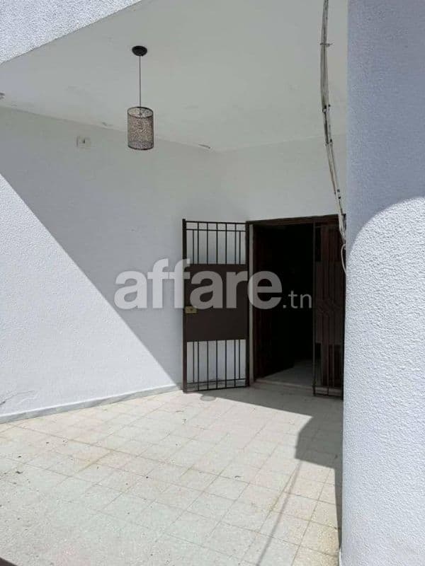 À louer Étage de villa S+3 à El Manar 1