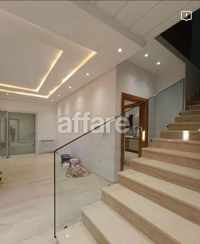 A vendre villa prestige à Sahloul 4