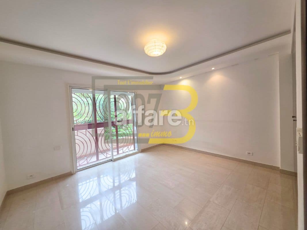 À louer appartement S+2 avec jardin à Menzah 9B