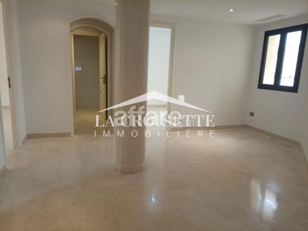 Bureau H+3 au Lac 1 MBL0593