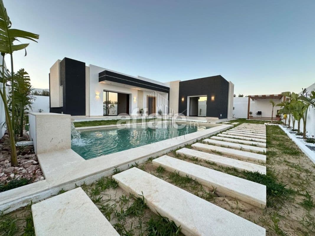 Une charmante villa plein pieds avec piscine