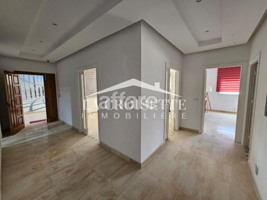 Bureau H2 à La Soukra ZBL0583