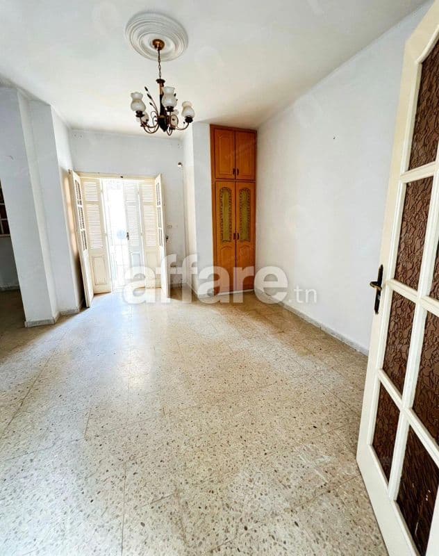 A Vendre étage de villa S+2 au bardo rue de la France