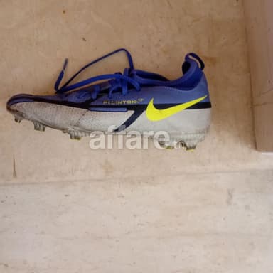 Crampons football nike