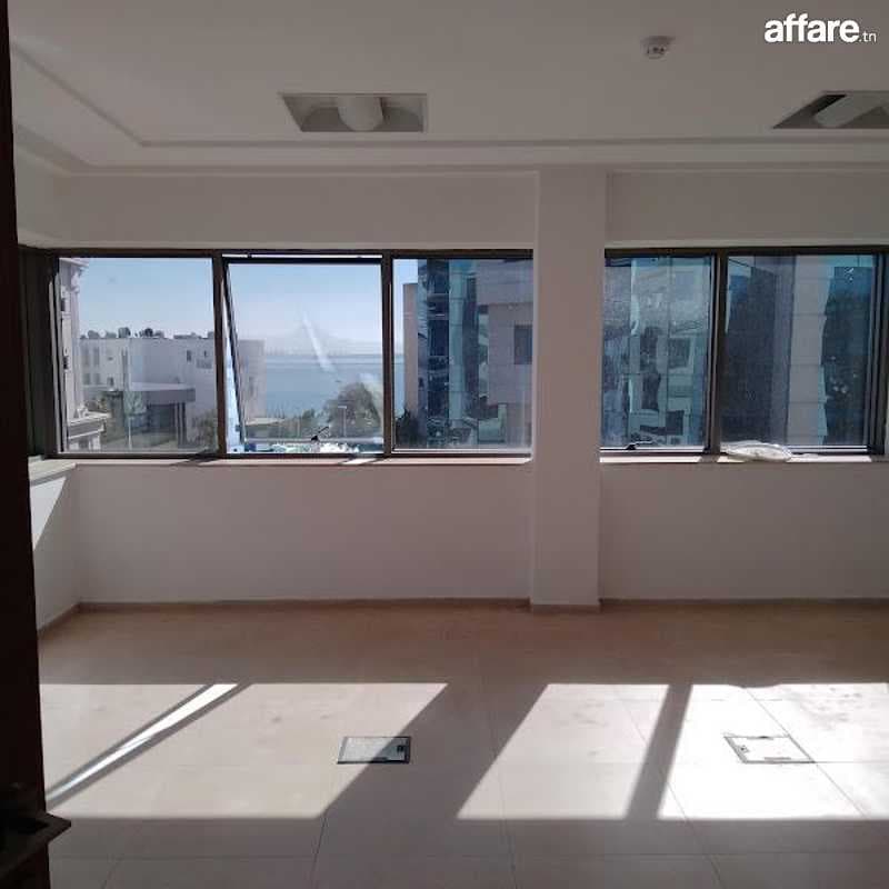 Bureau 397 m² hs au berge du lac 1