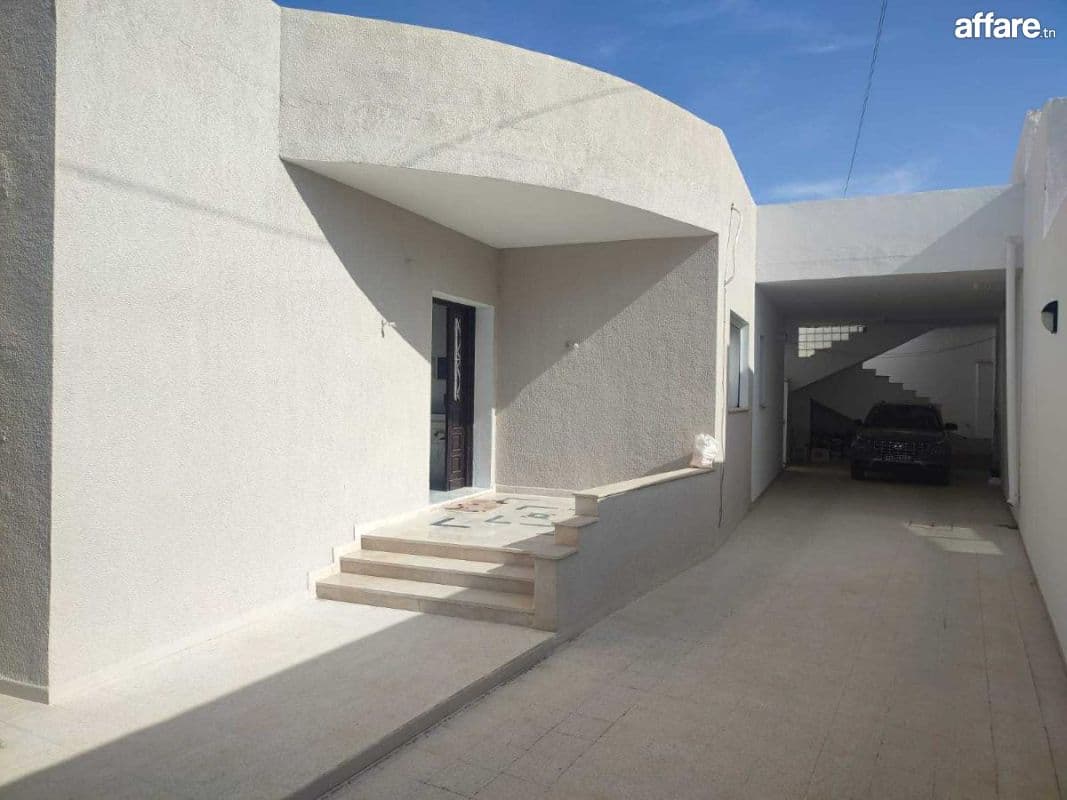 À Vendre – Villa S+3 à Cité Taamir, Sousse
