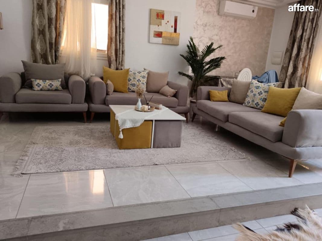 Salon moderne en très bonne état 
