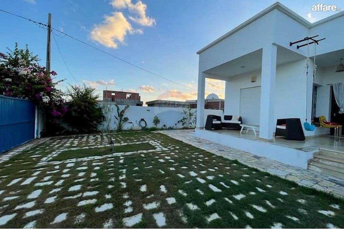 A Dar Allouch Plage Une maison avec un appartement