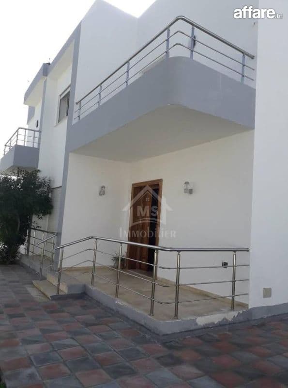2 étages de villa indépendans à Hammamet Sud à vendre
