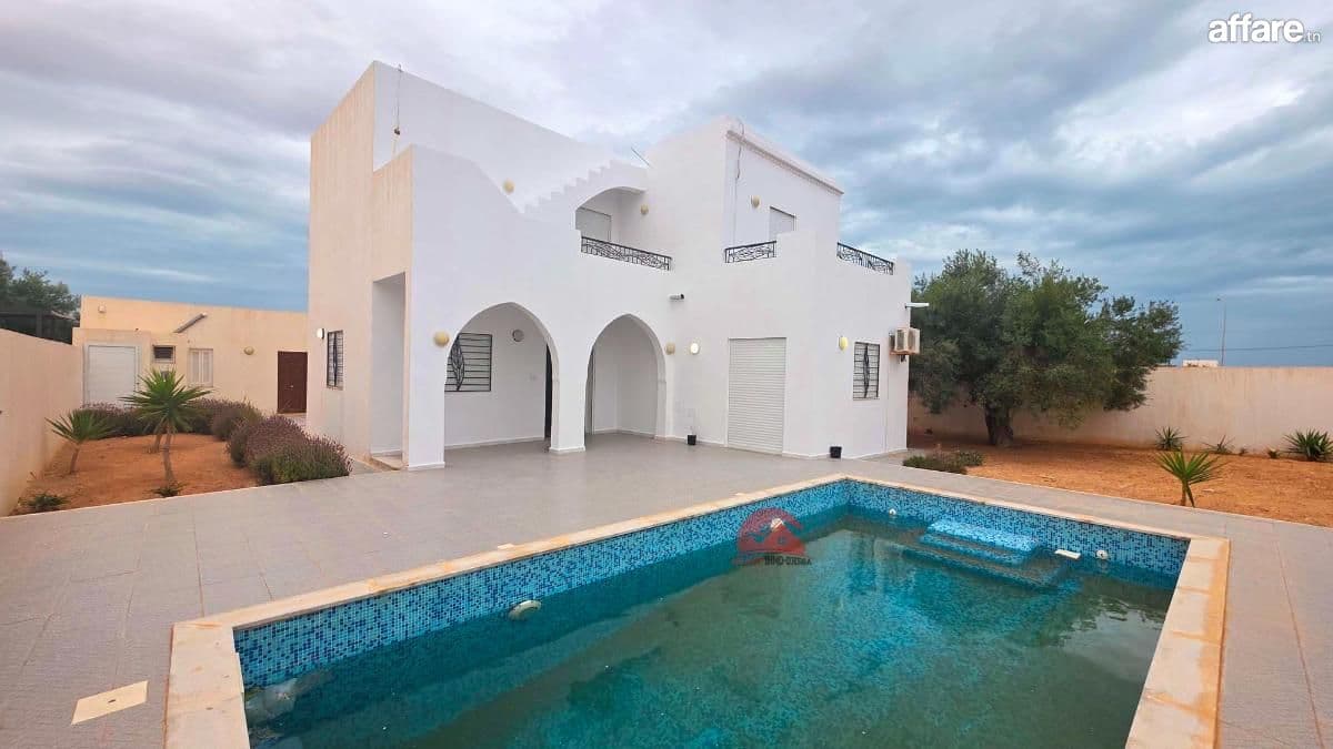 VILLA SANS MEUBLES À HOUMT SOUK DJERBA - RÉF L767