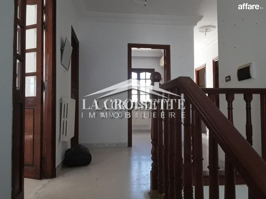 Etage de villa pour usage bureautique h+3 à Carthage ZBL0503