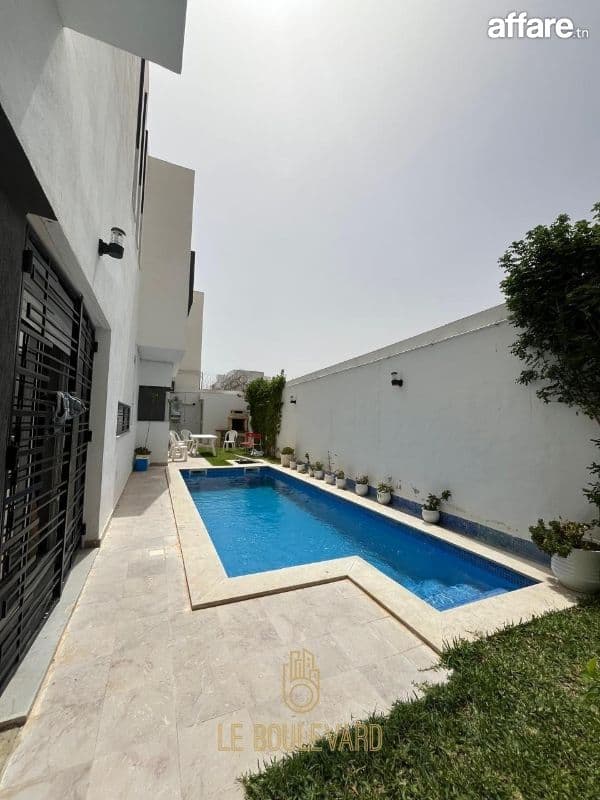 A Louer Villa Duplex S+4 Avec Piscine à Hammamet Nord 