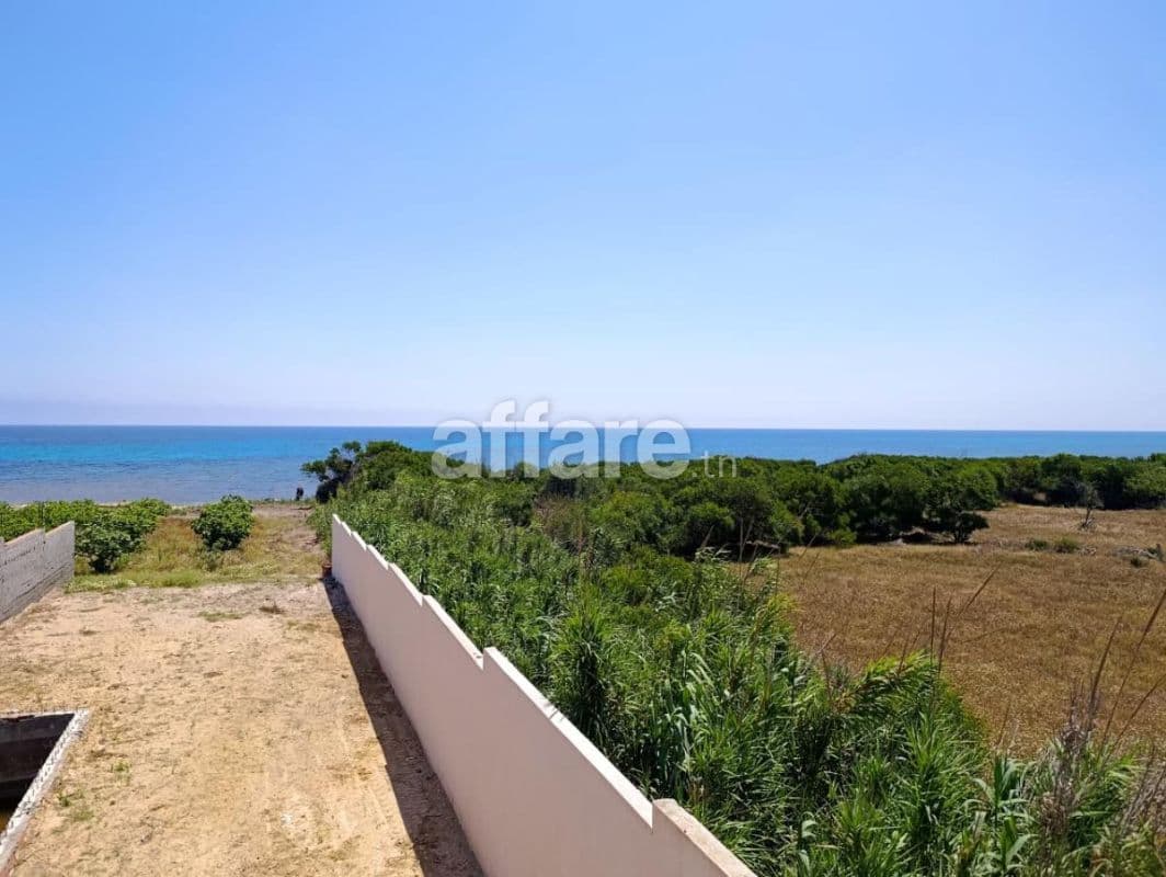 A vendre villa pieds dans l eau a kerkouane