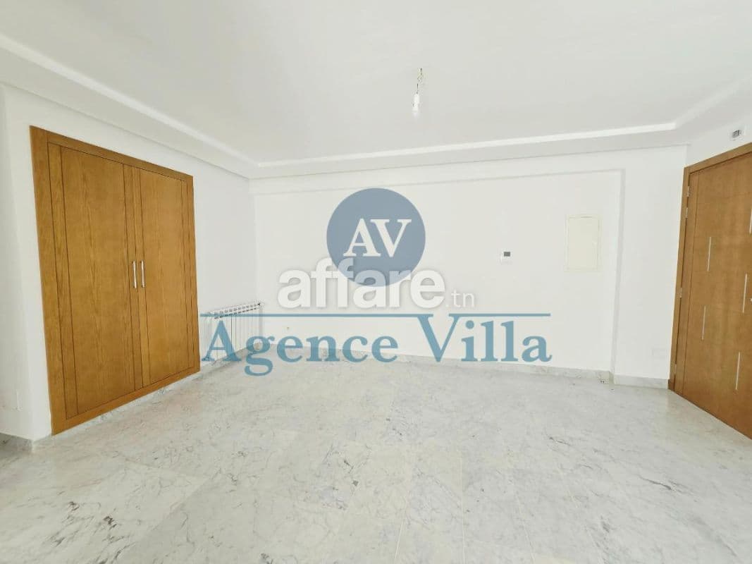 À Louer Appartement S+3 à Soukra Park