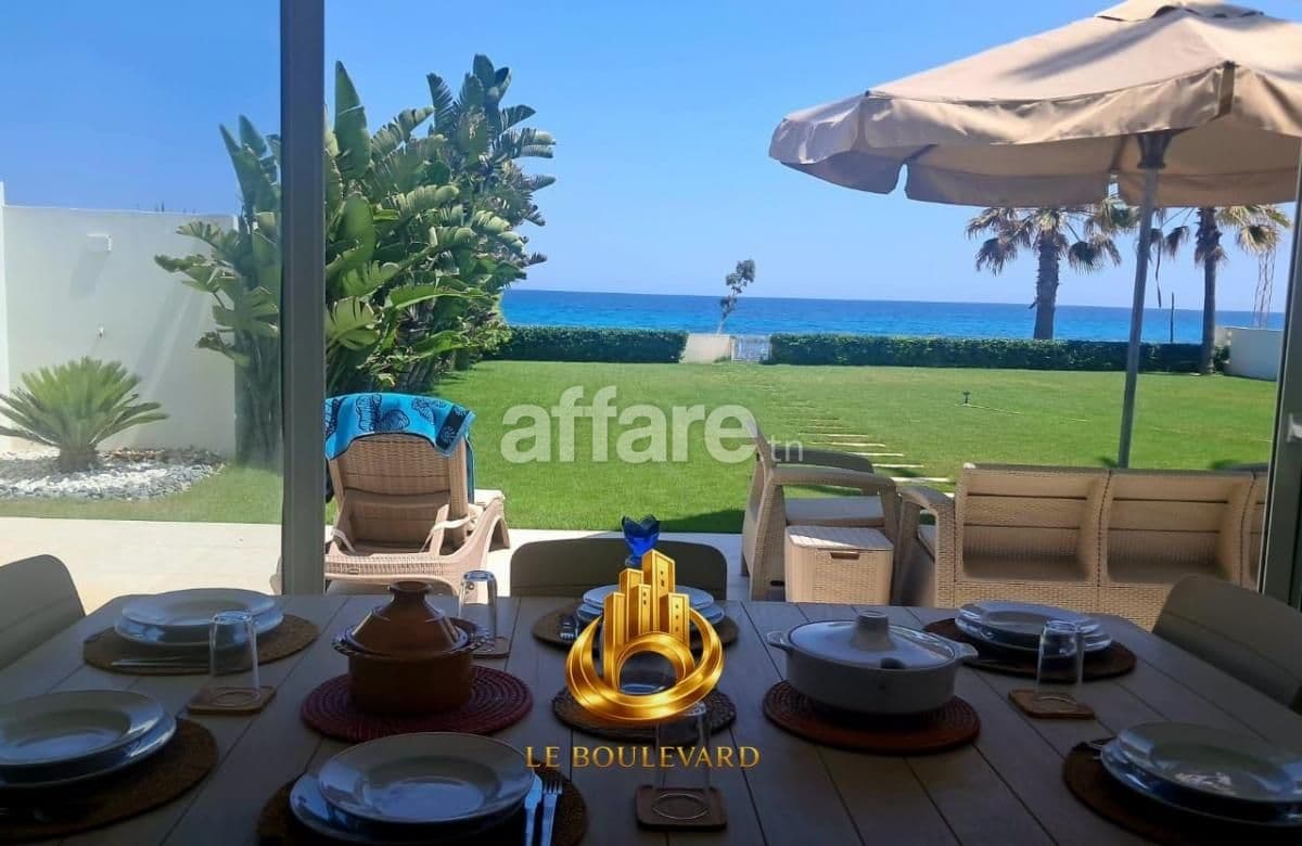 Villa S+4 Avec Jardin Pied Dans L eau à Maamoura Nabeul
