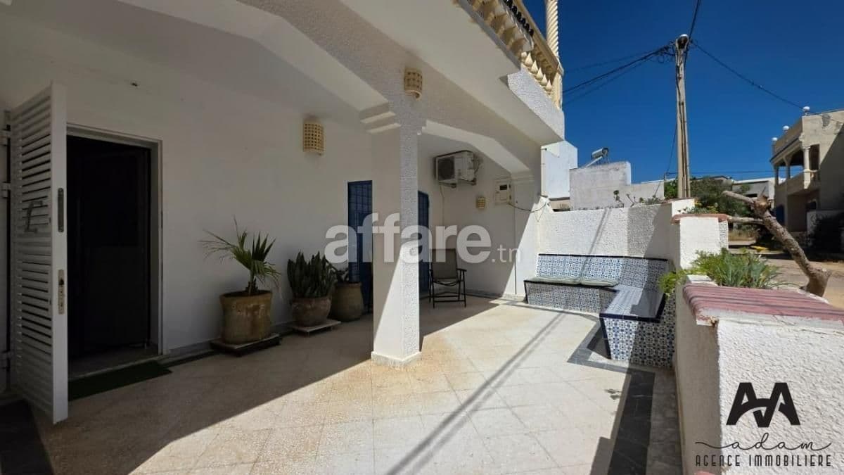 Villa duplex S+3 à Beni Khiar Plage