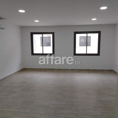Joli bureau S1 au lac 3 kram