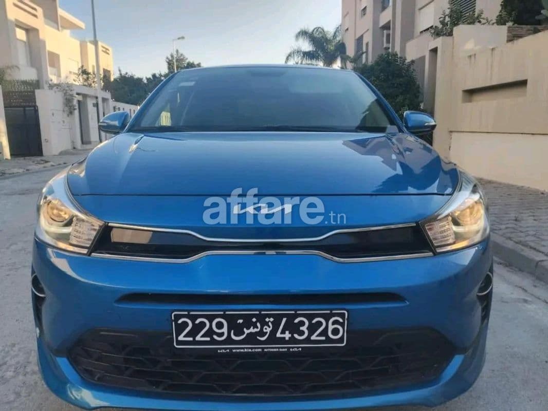 KIA RIO PRESTIGE PREMIÈRE MAIN EN ÉTAT NEUF