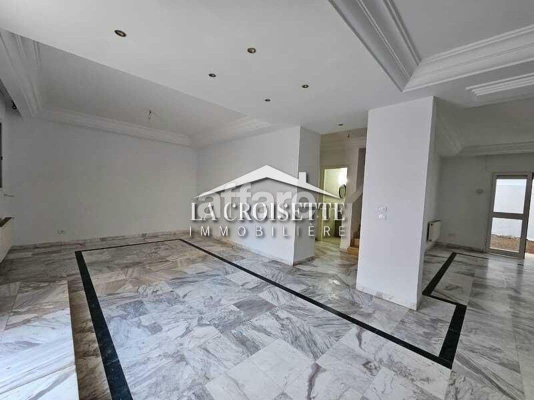 Triplex s5 vide ou meublé à La Marsa MTRL0087