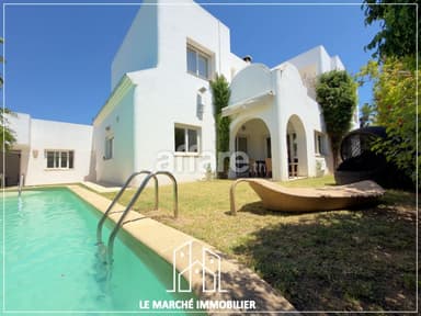 A VENDRE VILLA DE 580 M DE TERRAIN ET 370 M DE BATIE