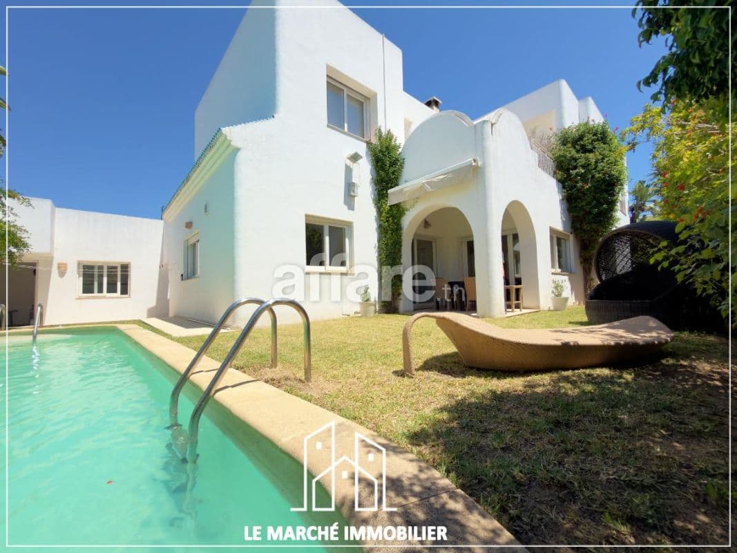 A VENDRE VILLA DE 580 M DE TERRAIN ET 370 M DE BATIE