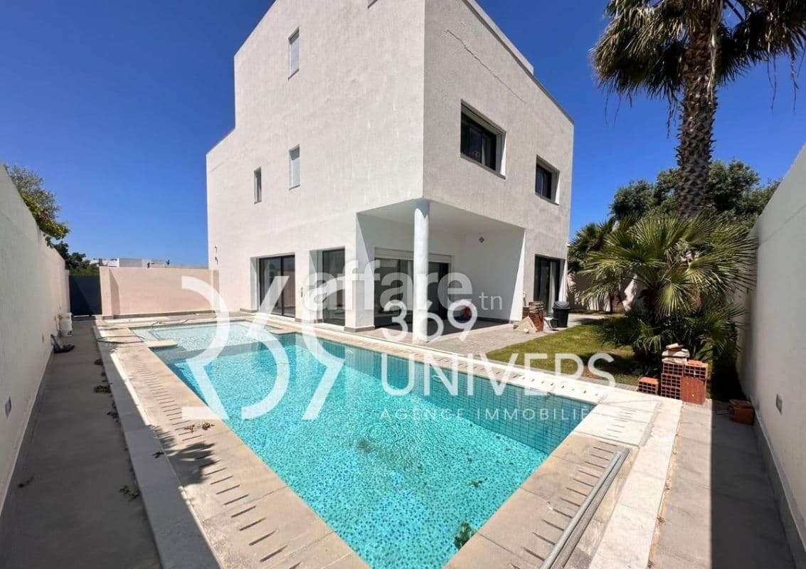 Villa avec piscine à La Marsa Ref rh178