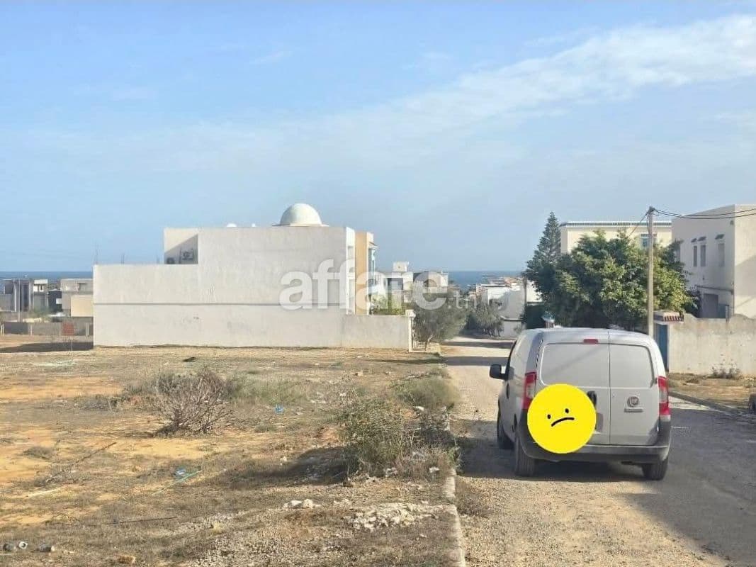 Terrain 248 m² et 300 m² avec vue mer à Chatt Mariem