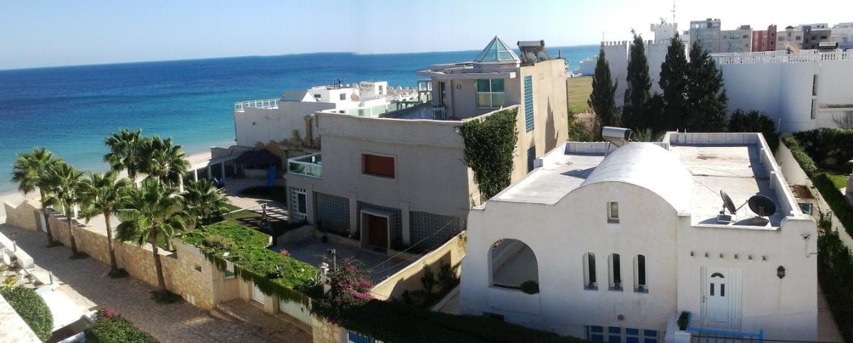 Maison traditionnelle au bord de mer Chatt Meriem, étage S+3