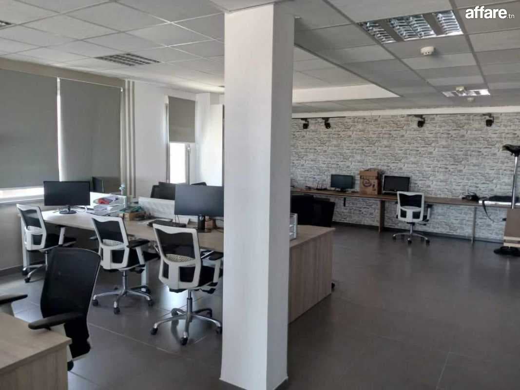 Coquette bureau 470 m² au lac 3 kram
