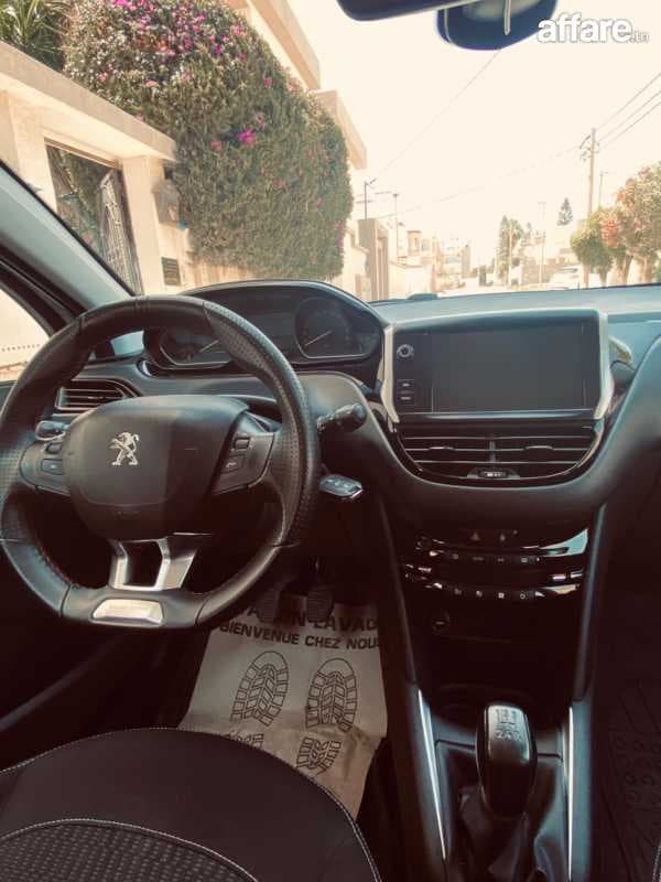 Peugeot 208 édition Roland Garros 