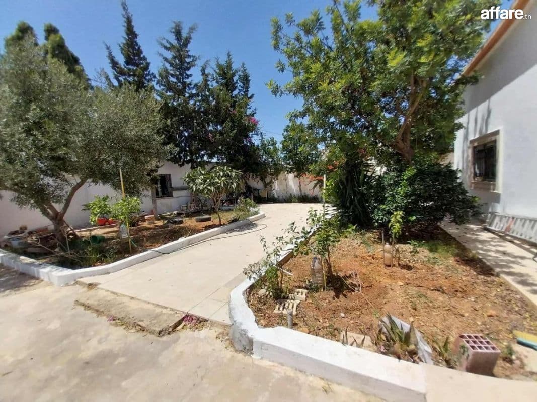 A VENDRE UNE VILLA  ABORJ YOUNES ARIANA 