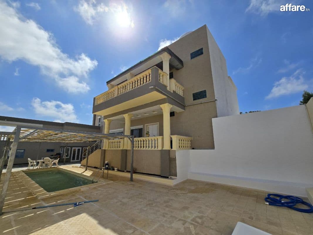 Une villa de maitre vue sur mer à Tamezrat (Piscine)