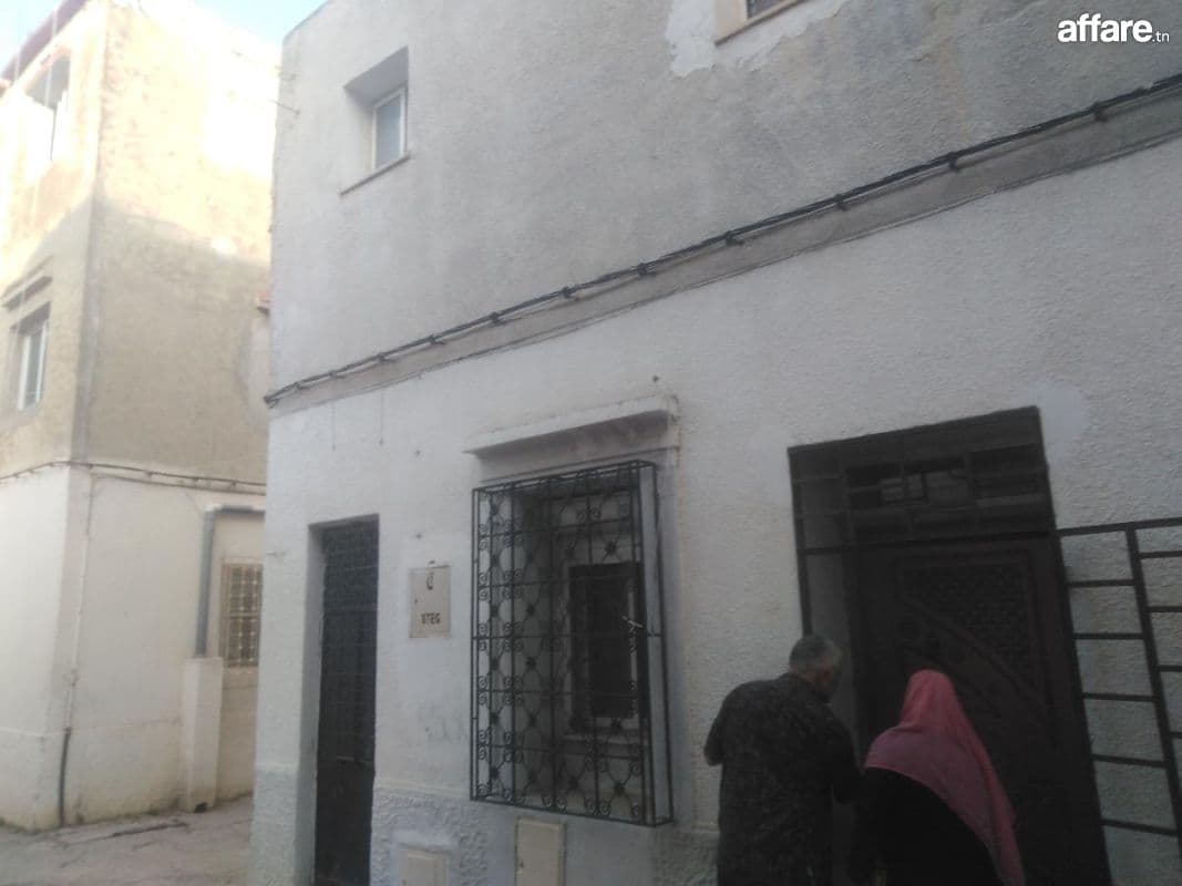 Studio 40m2 au rez-de-chaussée centre ville zarzouna 