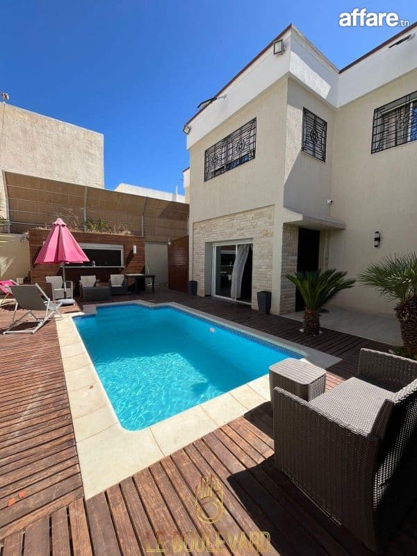 Villa Duplex S+4 Haut Standing Avec Piscine à Hammamet Sud