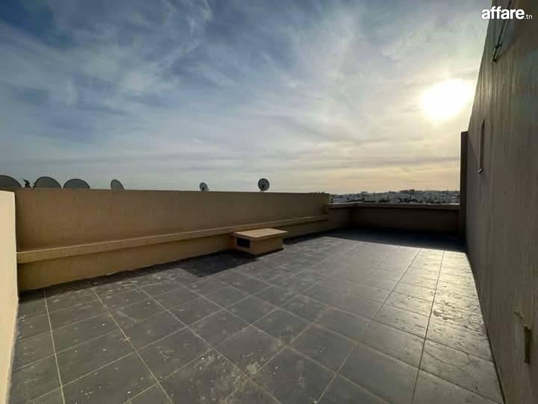  A louer Luxueux Appartement S+2 jamais habité 