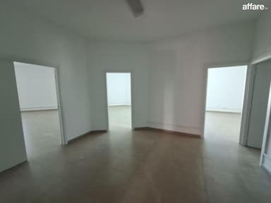 À louer bureau 200 m² au 2ᵉ étage dans la zone industrielle 