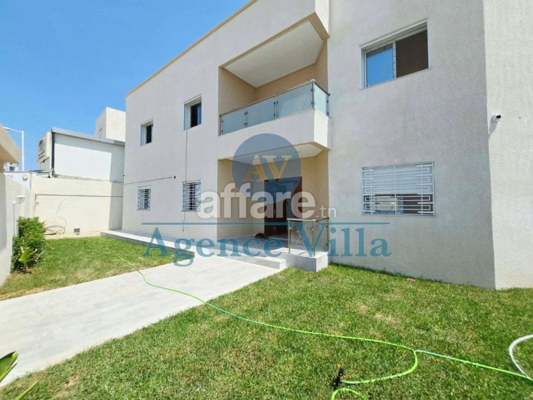 A Louer un RDC de villa s+3 avec jardin à Ain Zaghouan Nord