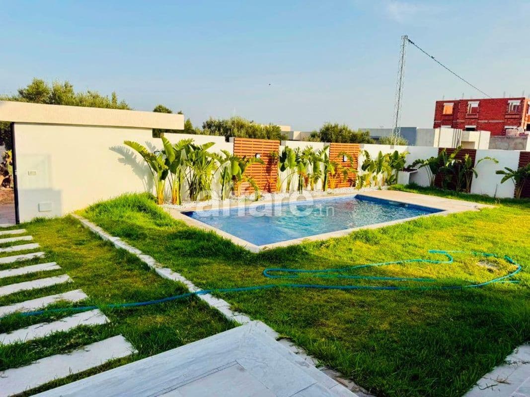 V577 Villa LUNA 1