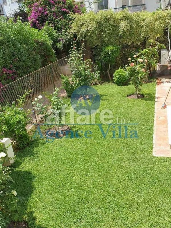 A louer un appart s+3 avec jardin à Gammarth village