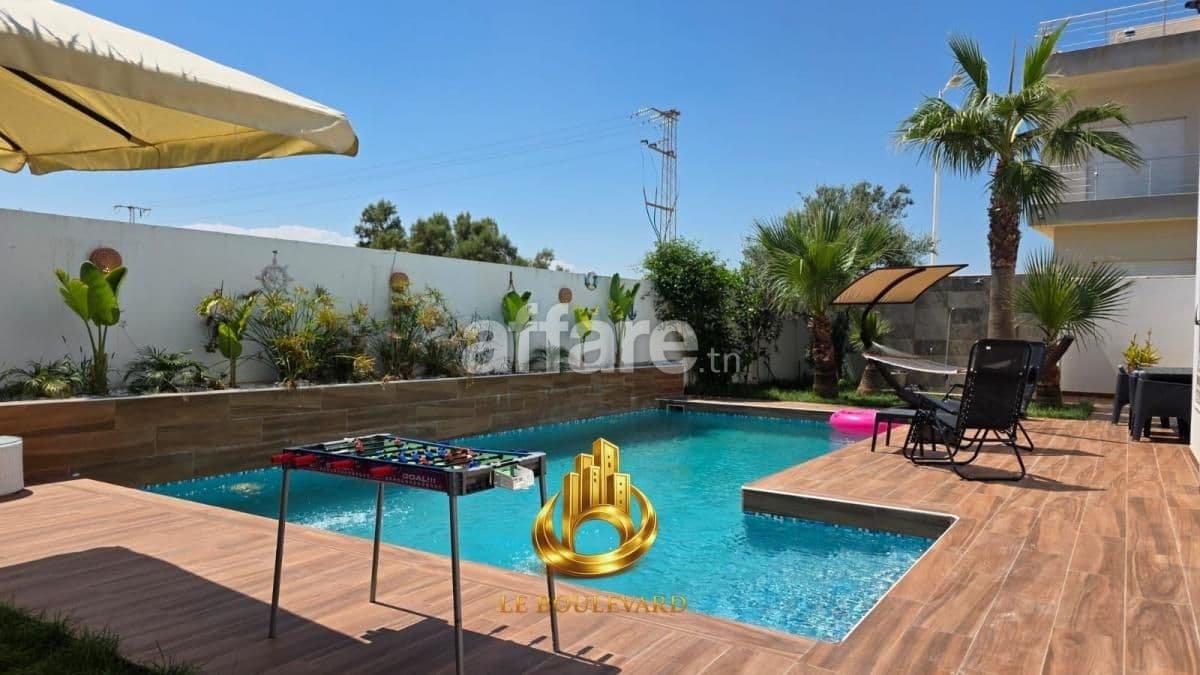 Villa S+6 Haut Standing Avec Piscine à Jinene Benikhiar