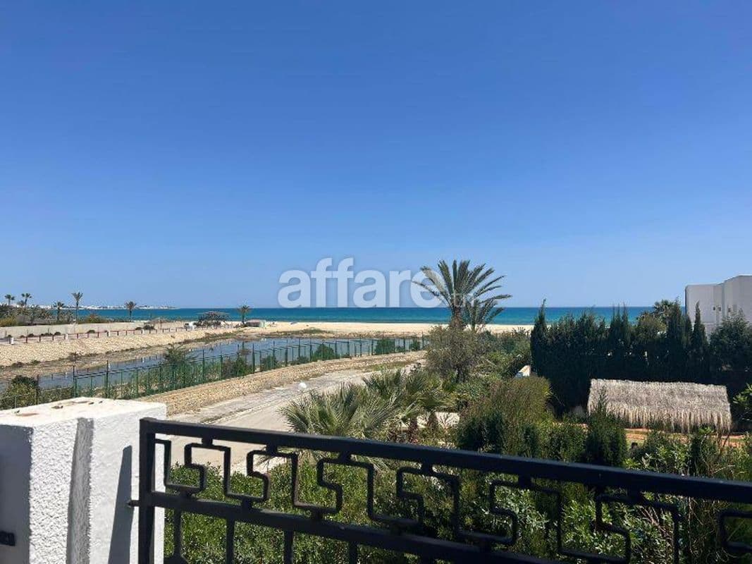 L325 Villa CHANEL