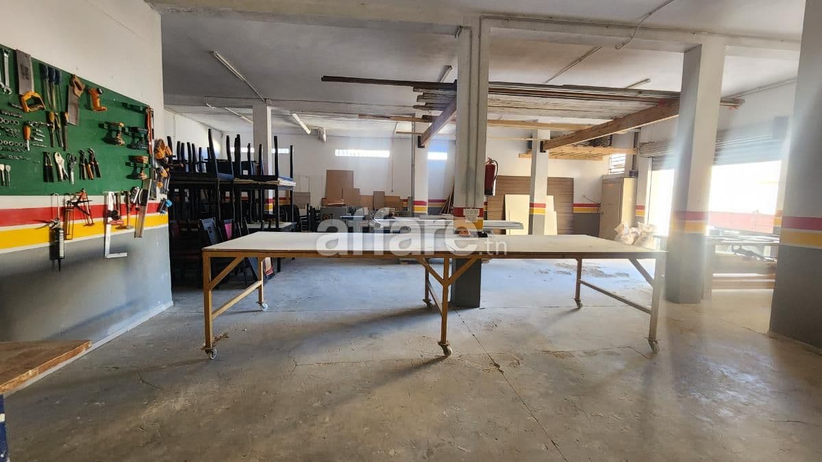 Location d un atelier menuiserie Bois استئجار ورشة نجارة