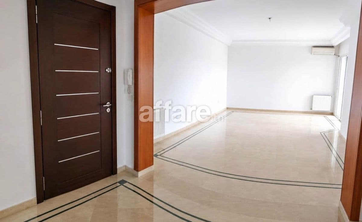 JARDIN D EL MENZAH 2 S+3 A LOUER