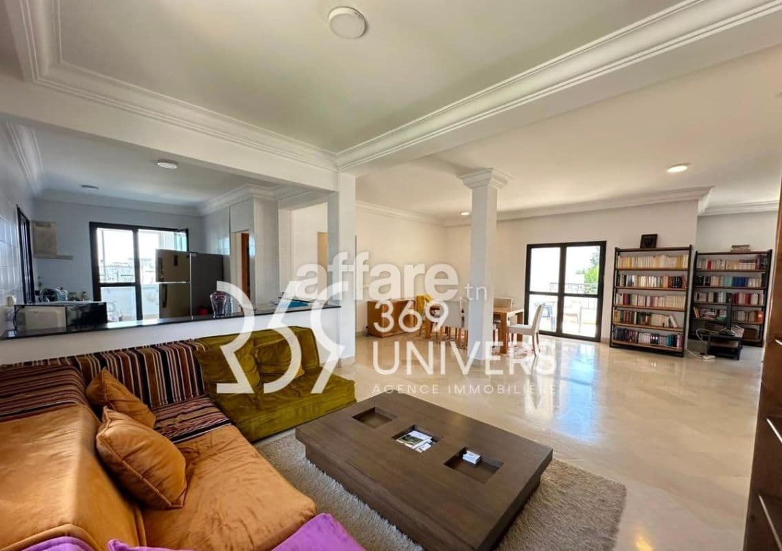 Etage de villa meublé à Gammarth REF RA177