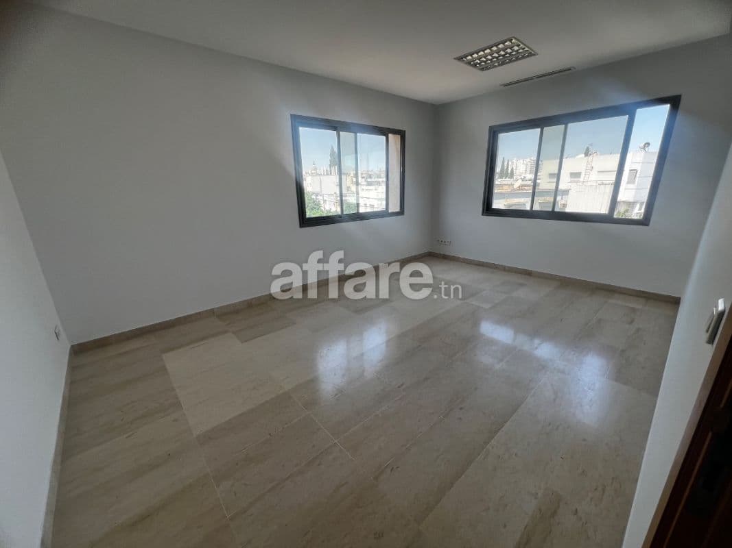 NOUVELLE ARIANA BUREAU H+3 À LOUER