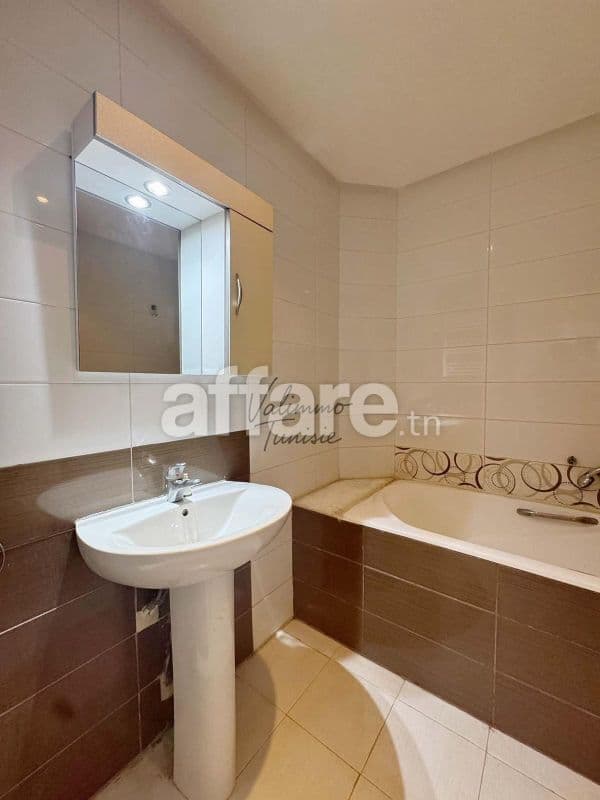A Vendre Appartement S+2 à Jardin d el Menzah