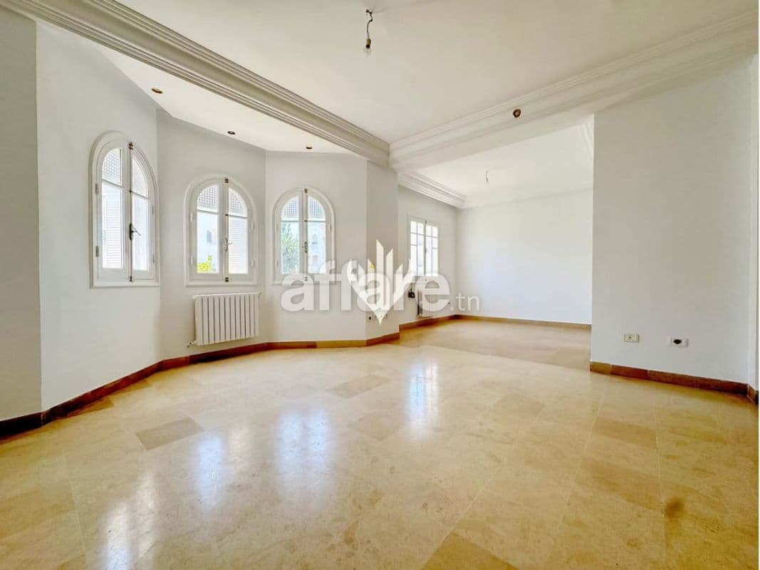 A Louer Appartement S+3 à Cité Ennasr