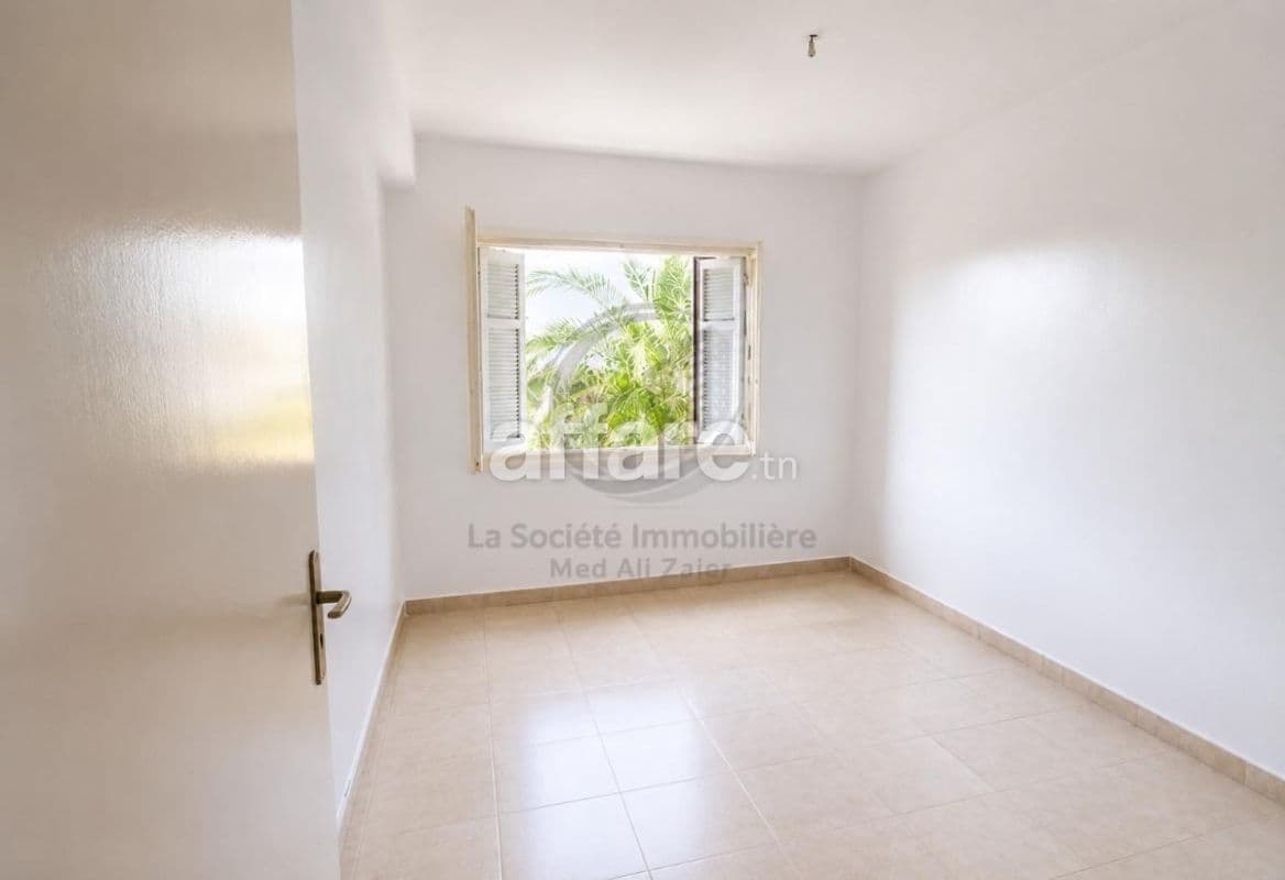 À Louer Appartement S+2 au Rez-de-Chaussée à El Menzah 4