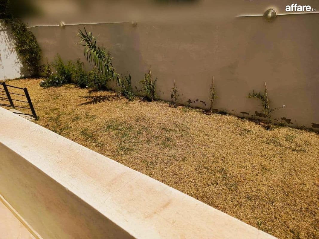 🏠𝐑𝐢𝐚𝐝𝐡 𝐞𝐥 𝐀𝐧𝐝𝐚𝐥𝐨𝐮𝐬 ; à louer S+2 avec jardin