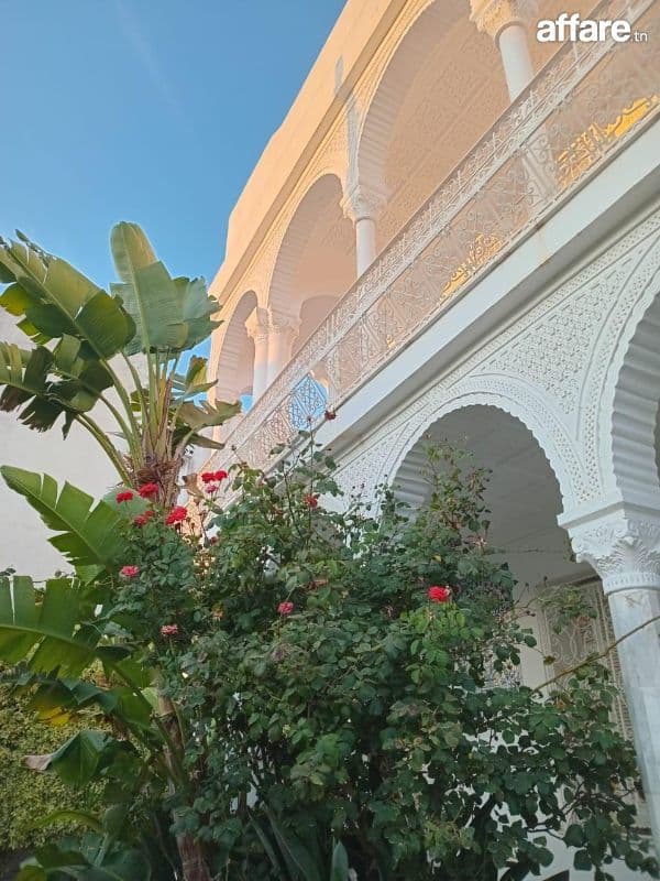  À LOUER ÉTAGE DE VILLA D’UNE MAGNIFIQUE DEMEURE (UN TRÈS 
